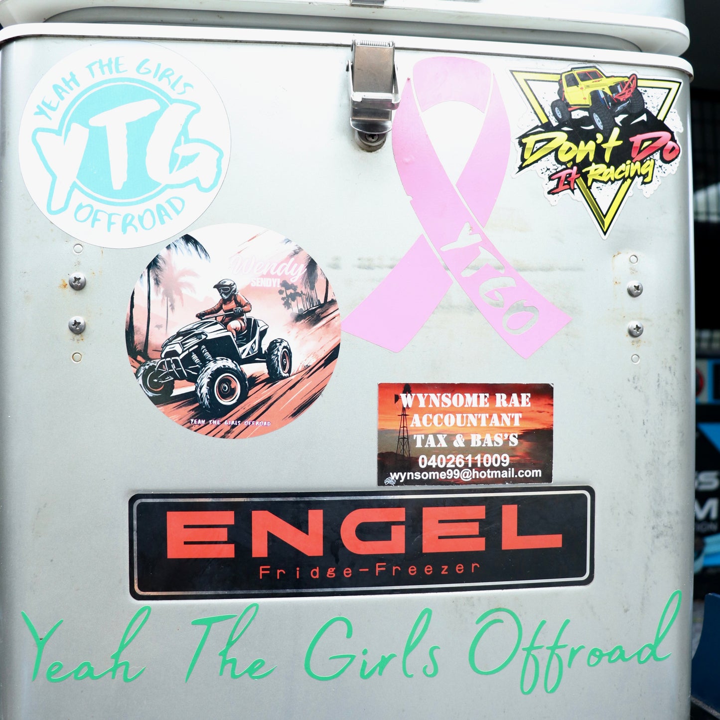 DIRT DIVAS - Circle stickers